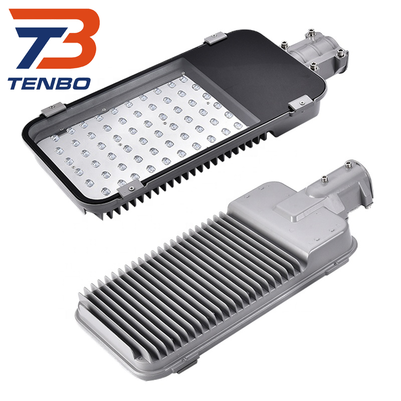 Die-cast aluminum housing for lamps